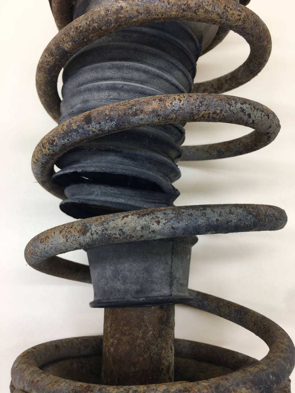 Амортизатор передний Geely MK Cross 2011>