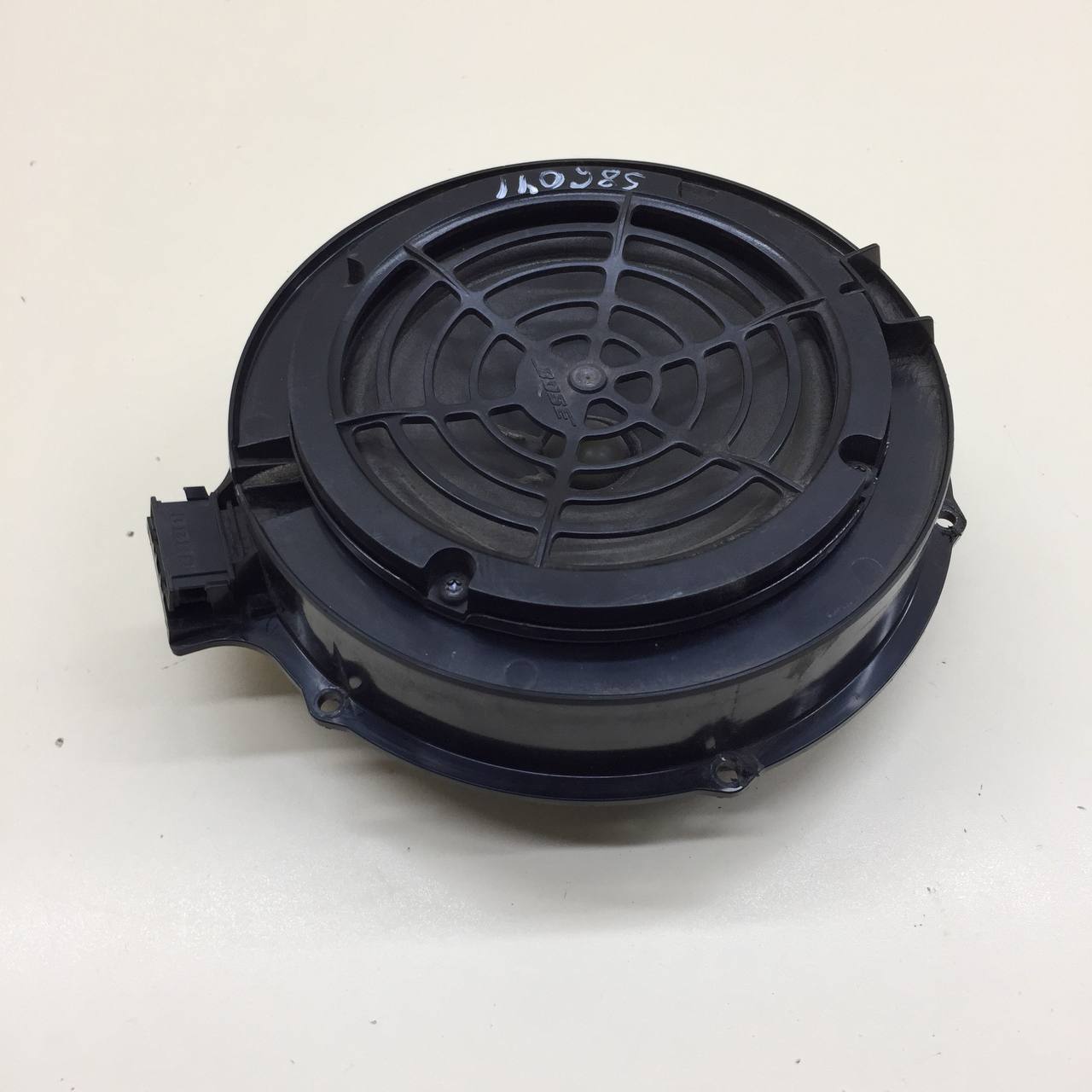 Динамик Porsche Cayenne 2003-2010