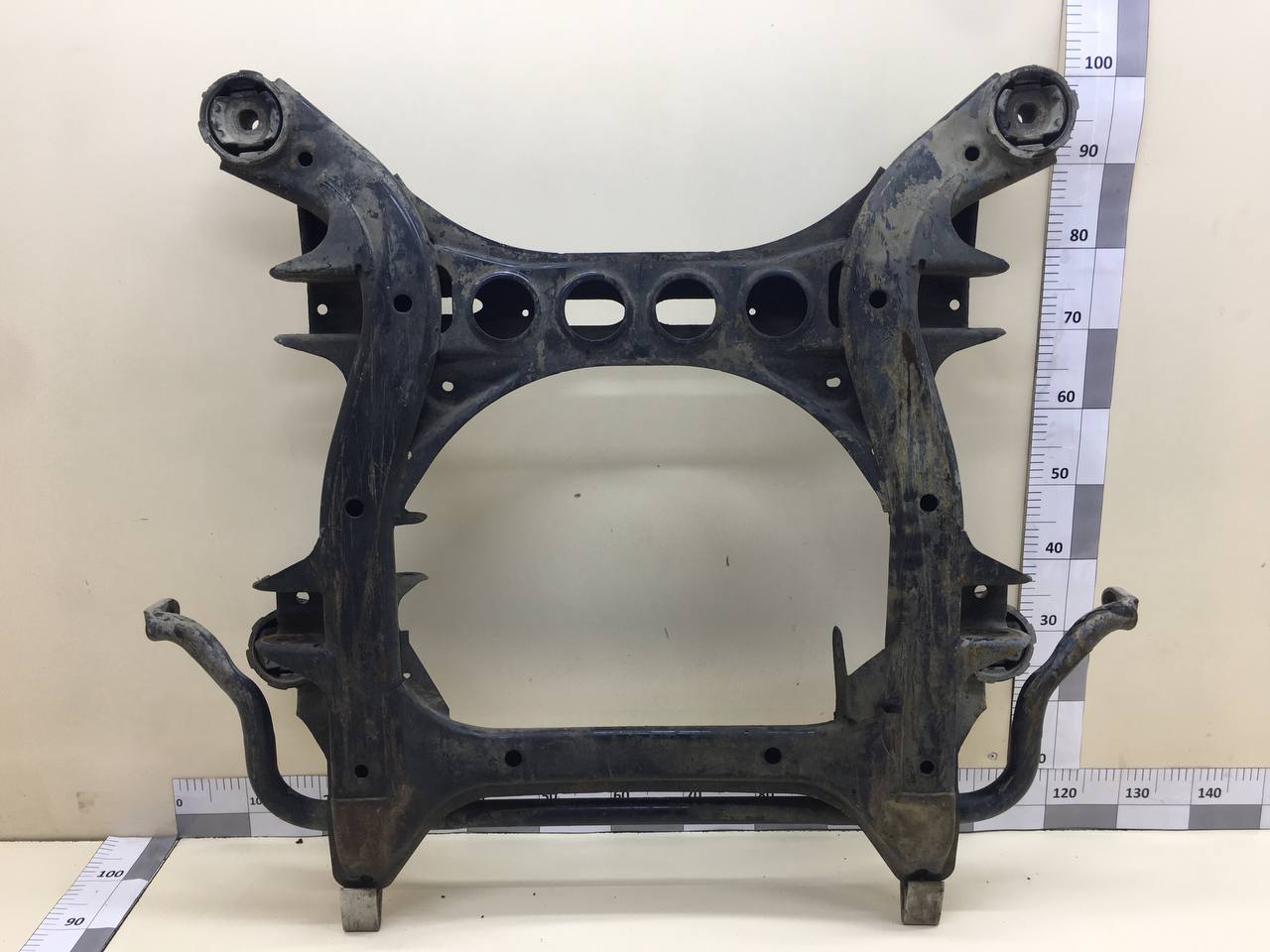 Балка подмоторная Volkswagen Touareg (7L) 2002-2010