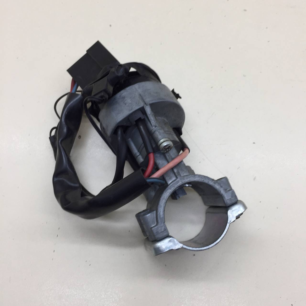 Замок зажигания Lada Granta 2011>