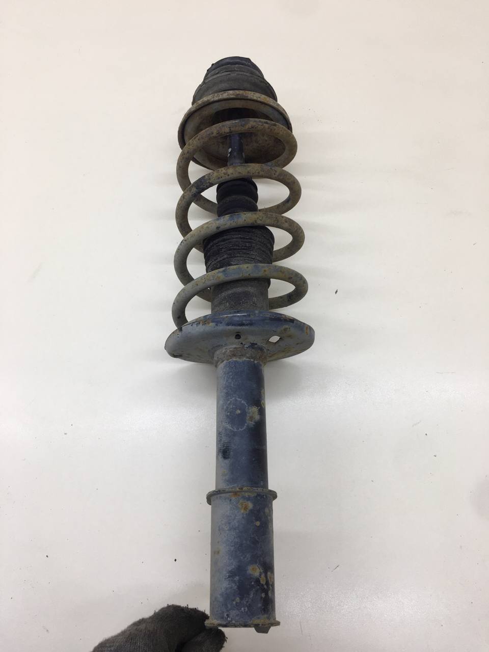 Амортизатор передний Renault Logan (1) 2005-2014