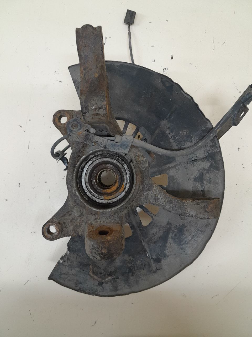 Кулак поворотный передний правый Toyota Camry (XV50) 2011-2017