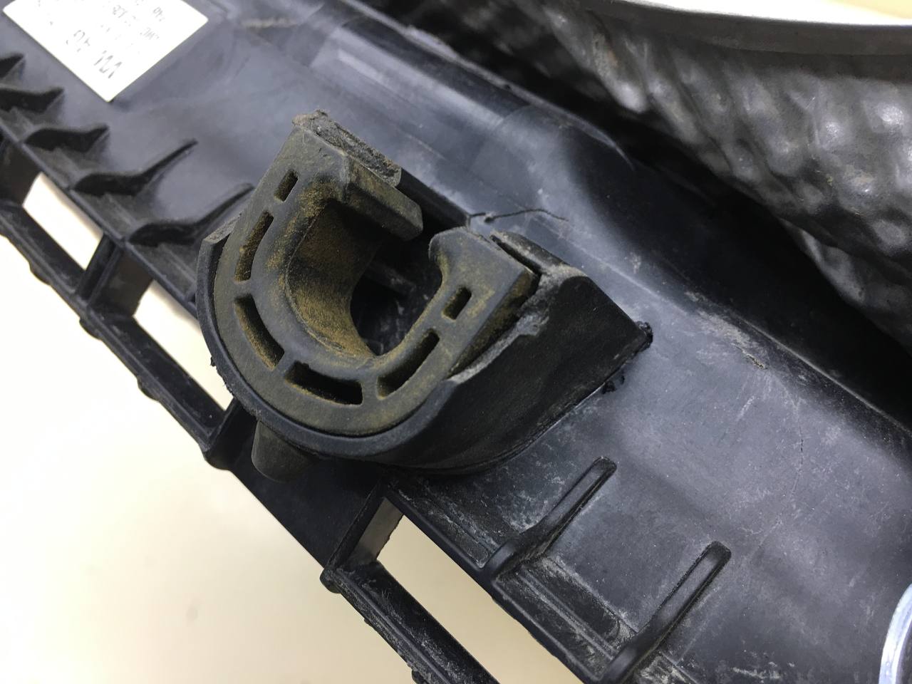 Корпус воздушного фильтра Porsche Cayenne 2017>