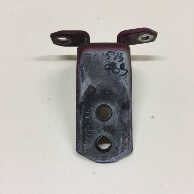 Петля двери передней правой нижняя Suzuki Grand Vitara 2005-2015