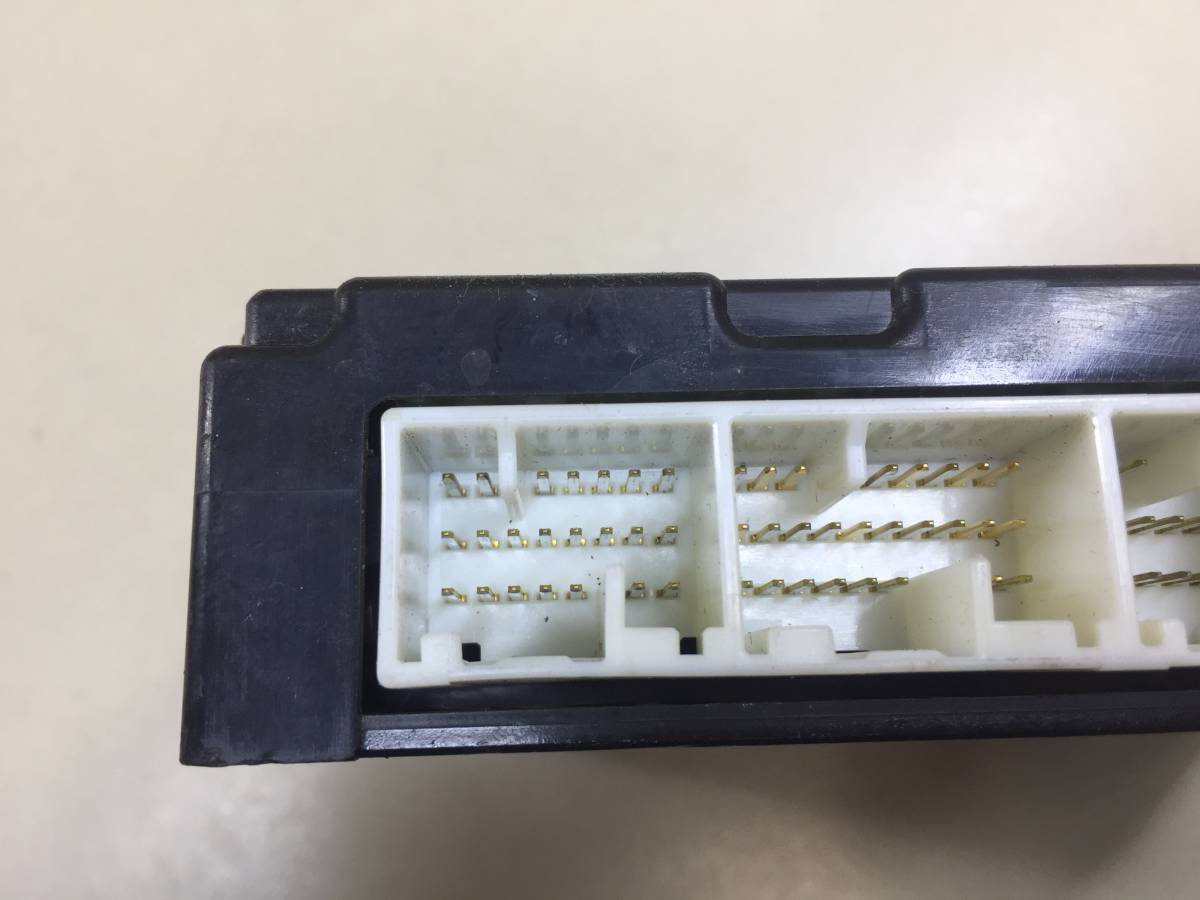 Блок электронный Lexus LS 430 (UCF30) 2000-2006