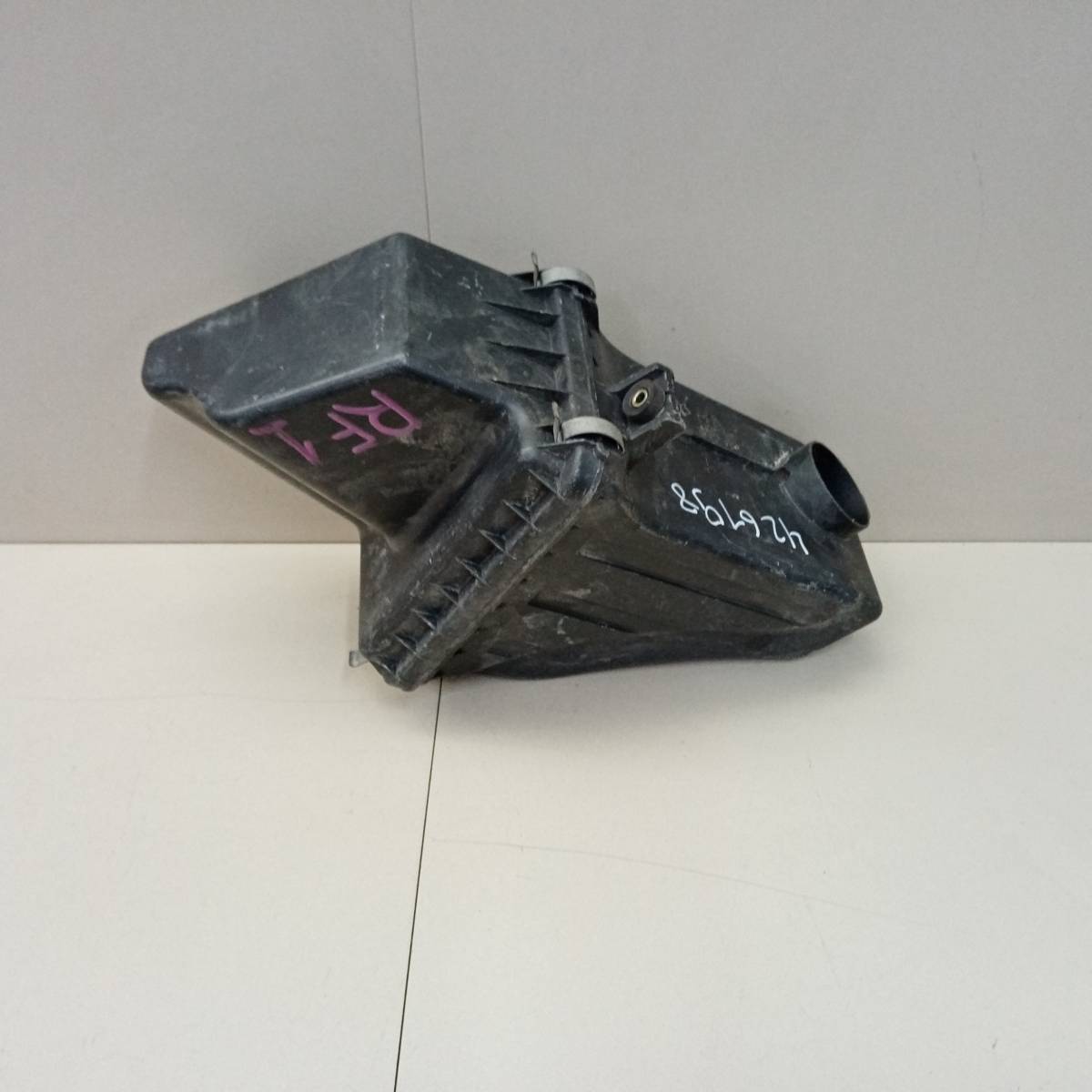 Корпус воздушного фильтра Honda Stepwgn (RF1) 1996-2001