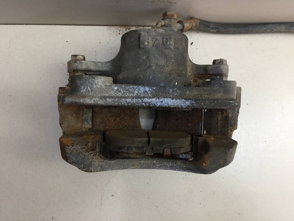 Суппорт передний левый Toyota Progres (G10) 1998-2007