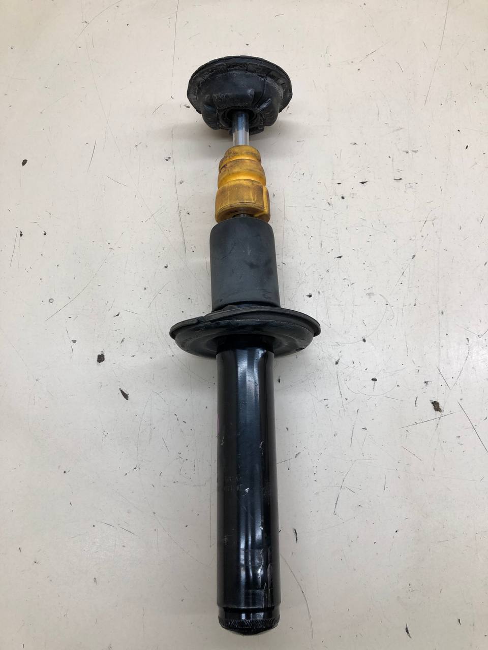 Амортизатор передний Audi A4 (B8) 2007-2011