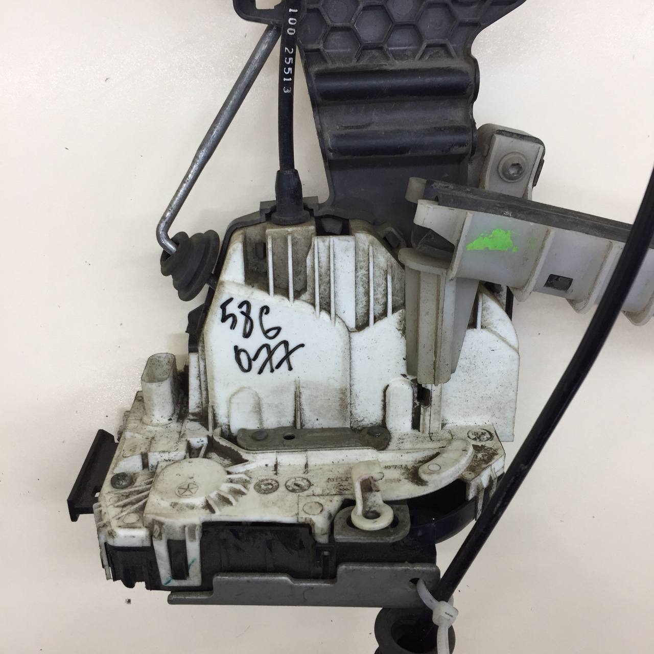 Замок двери задней правой Jeep Grand Cherokee (WK2) 2010>