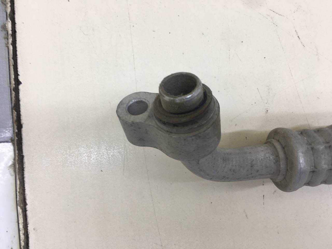 Трубка кондиционера Chevrolet TrailBlazer (GMT360) 2001-2010