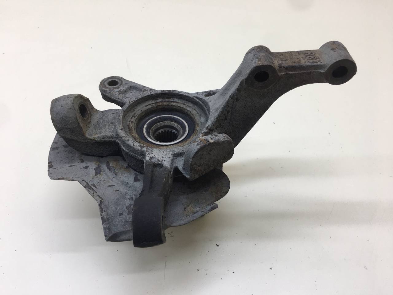 Кулак поворотный передний правый Chevrolet Aveo T250 2005-2011