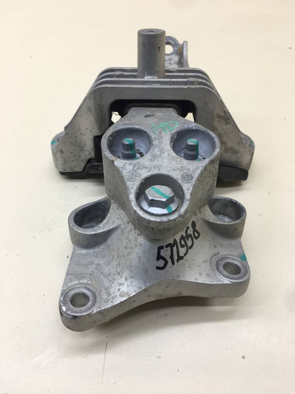 Опора двигателя левая Jetour Dashing 2022>