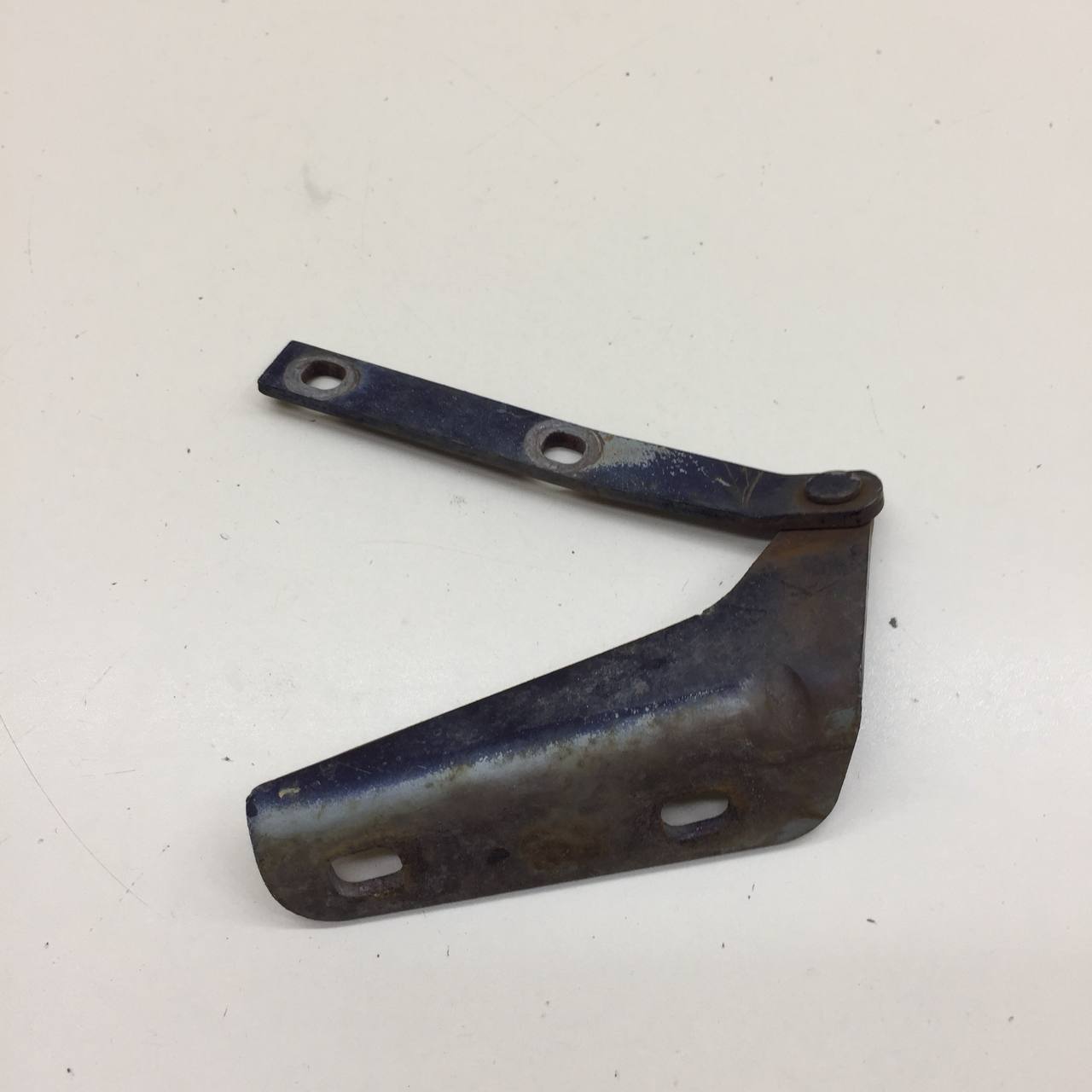 Петля капота правая Chevrolet Niva 2009-2020