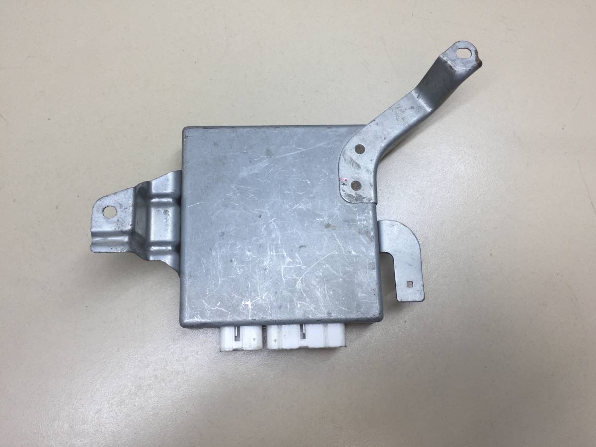Блок электронный Lexus LS 430 (UCF30) 2000-2006