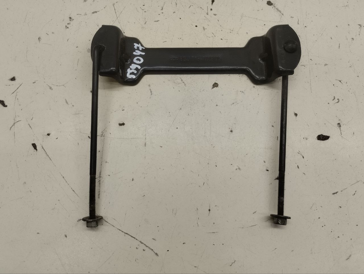 Крепление аккумулятора Chery Tiggo 7 Pro 2019-2024