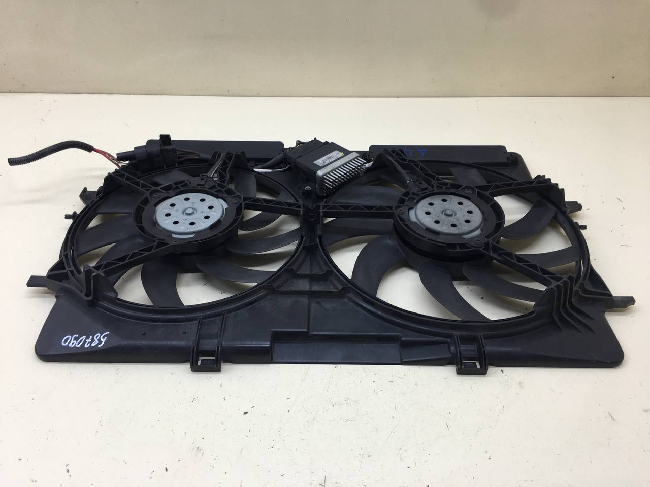 Диффузор вентилятора Audi A4 (B8) 2007-2011