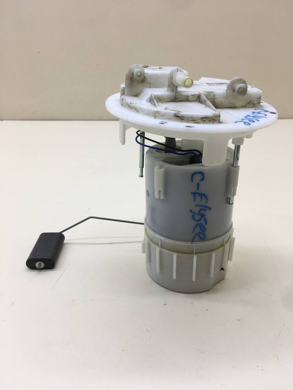 Насос топливный электрический Citroen C-Elysee 2012-2017