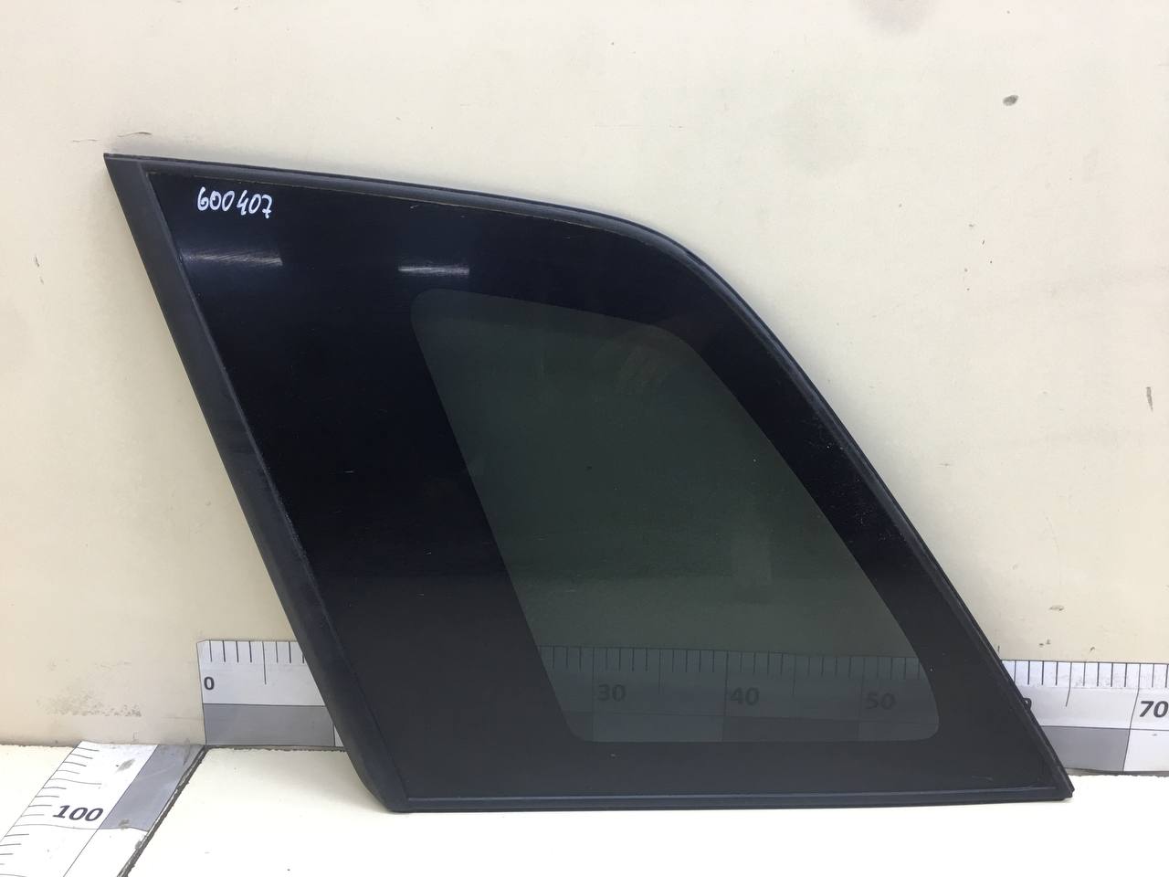 Стекло кузовное глухое левое Suzuki Grand Vitara 2005-2015