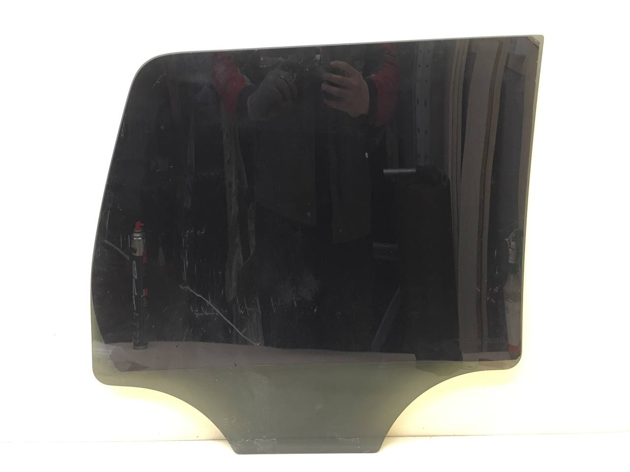 Стекло двери задней левой Cadillac Escalade 3 2006-2014
