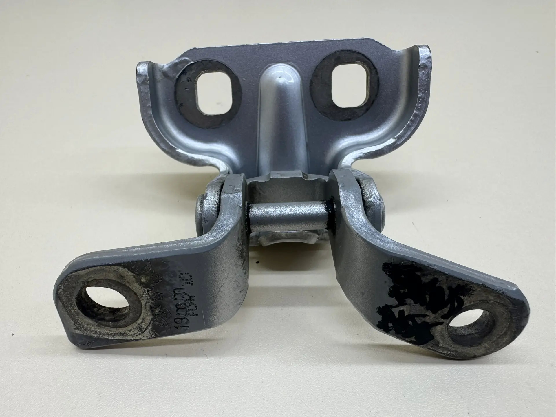 Петля двери задней левой верхняя Chevrolet Cruze (J300) 2009-2016