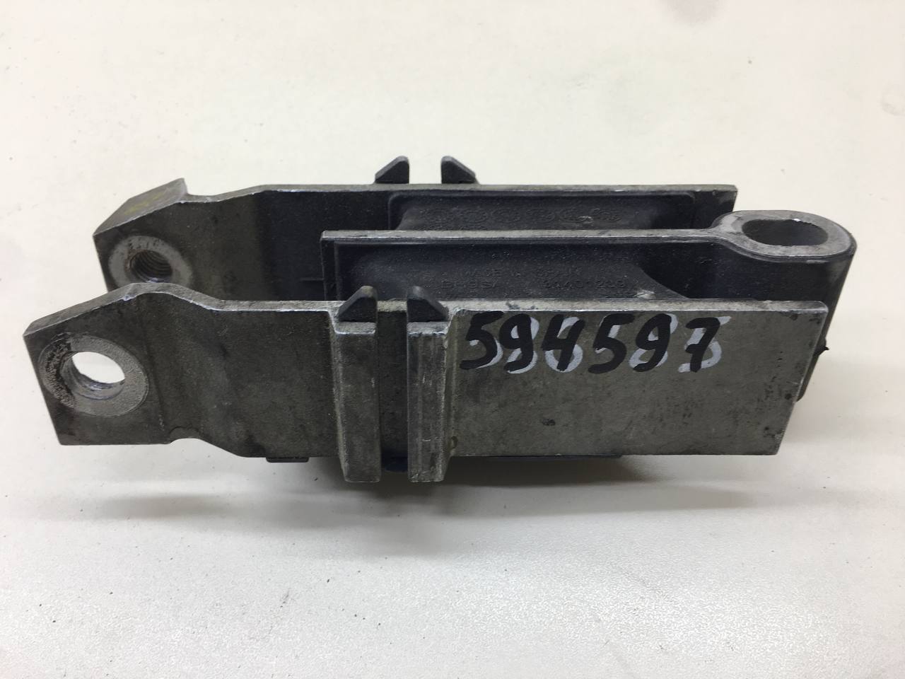 Опора двигателя Volvo XC60 2008-2017