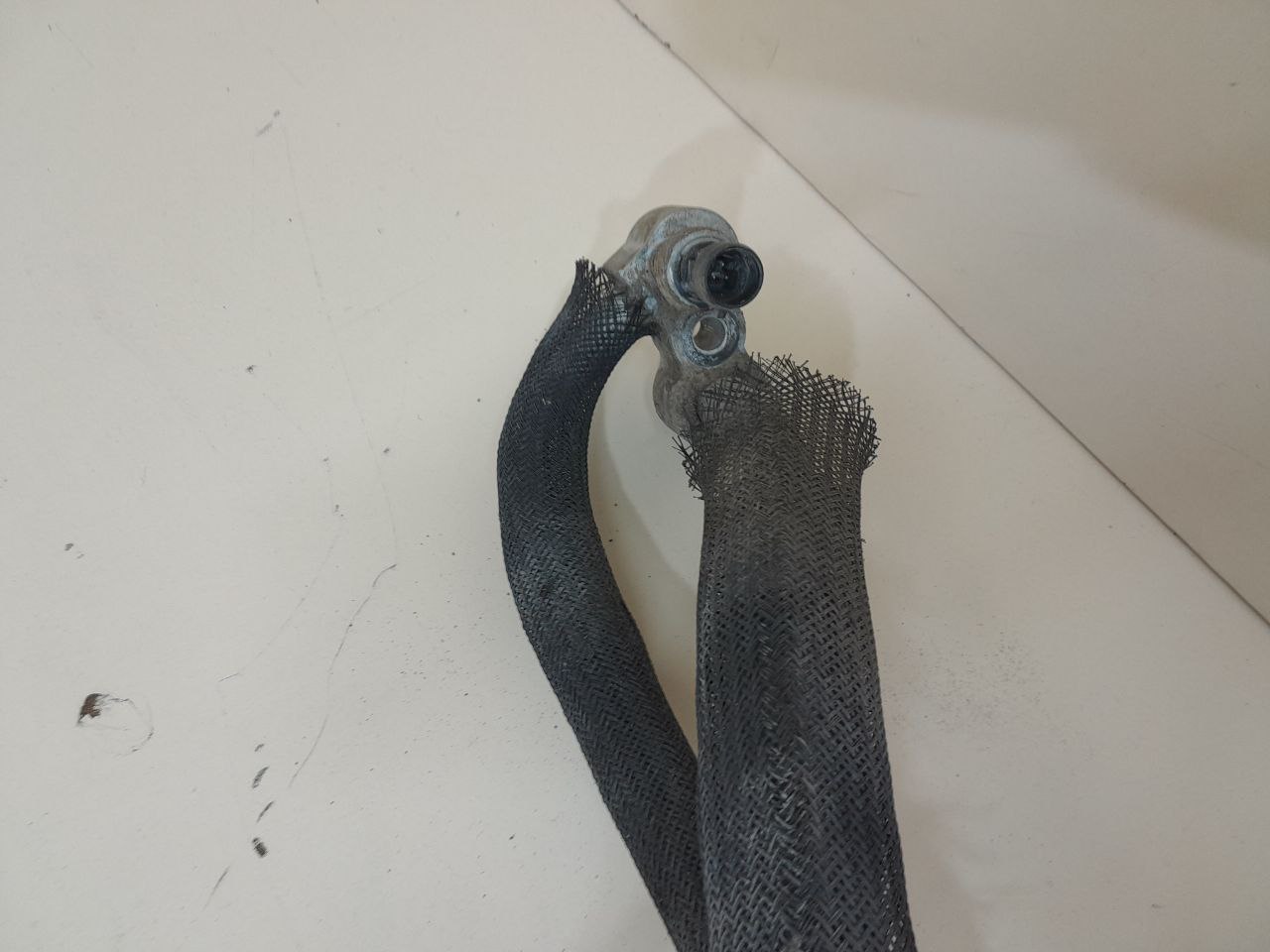 Трубка кондиционера Chevrolet TrailBlazer (GMT360) 2001-2010