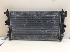 Радиатор охлаждения двигателя Opel Astra J 2010-2017