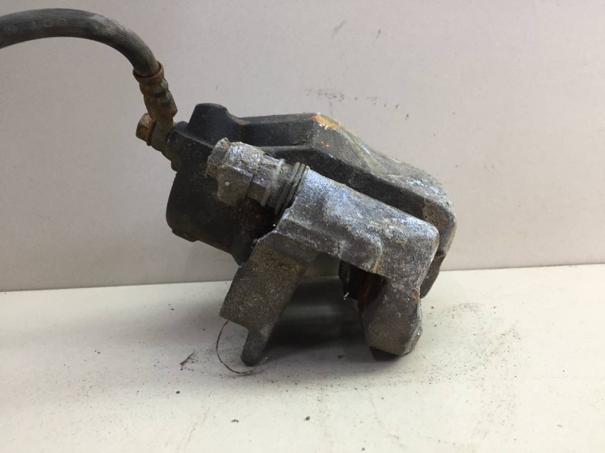 Суппорт передний левый Toyota Progres (G10) 1998-2007