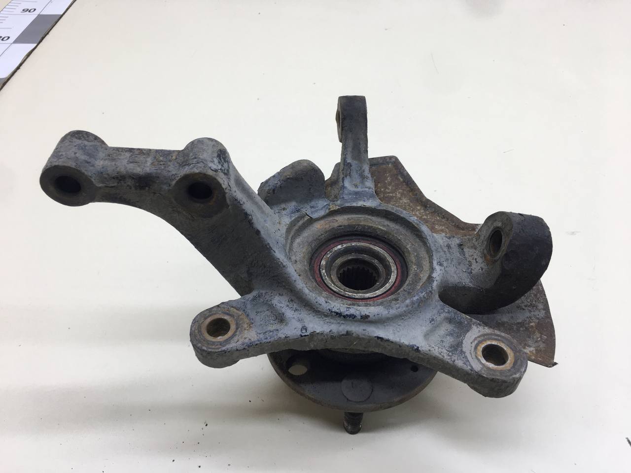 Кулак поворотный передний правый Chevrolet Aveo T250 2005-2011