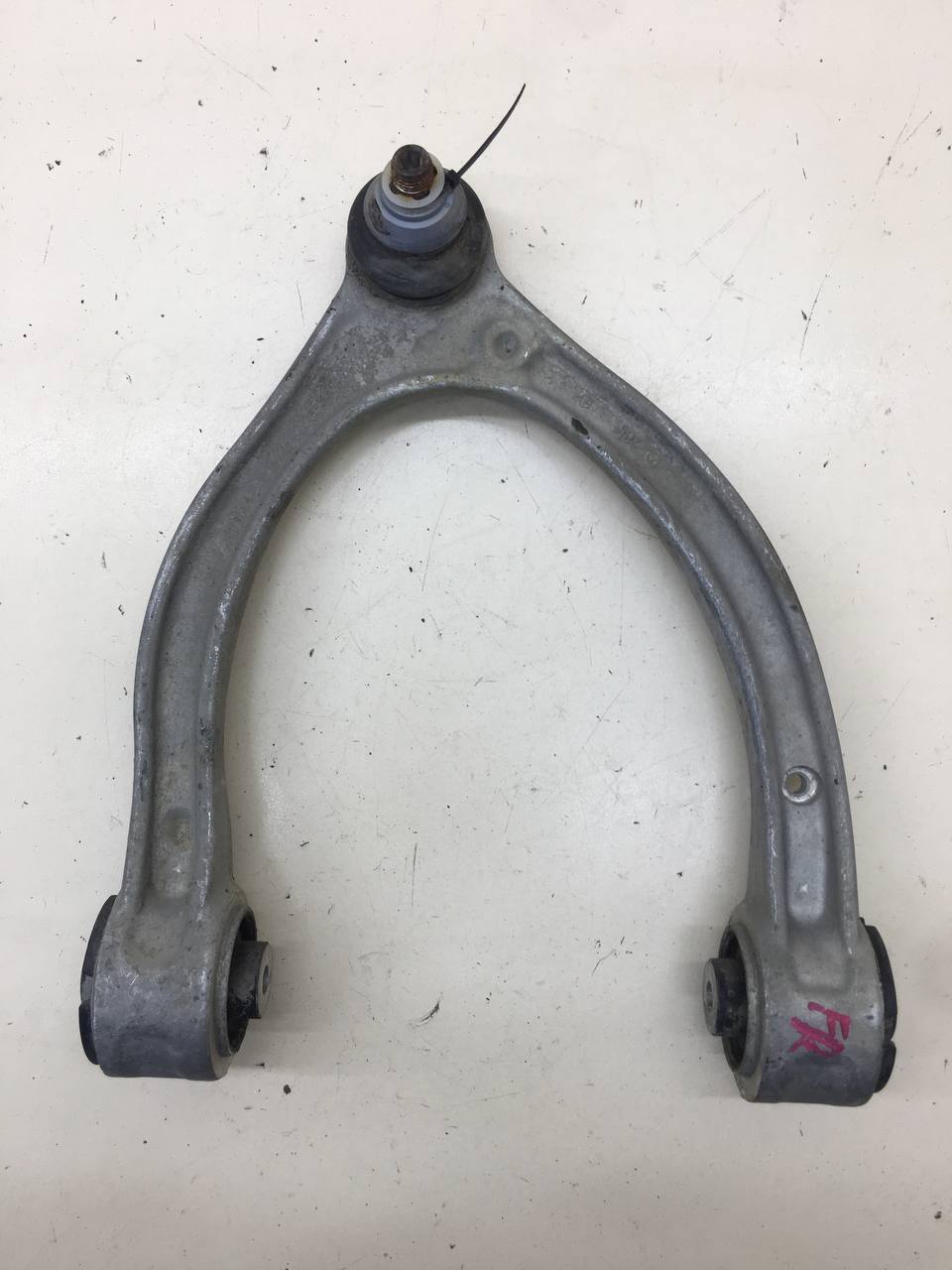 Рычаг передний верхний правый Mercedes-Benz C-Class (W205) 2014>