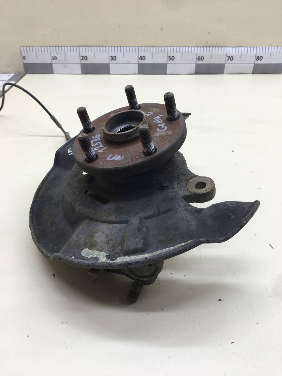 Кулак поворотный передний правый Geely Emgrand EC7 2008>