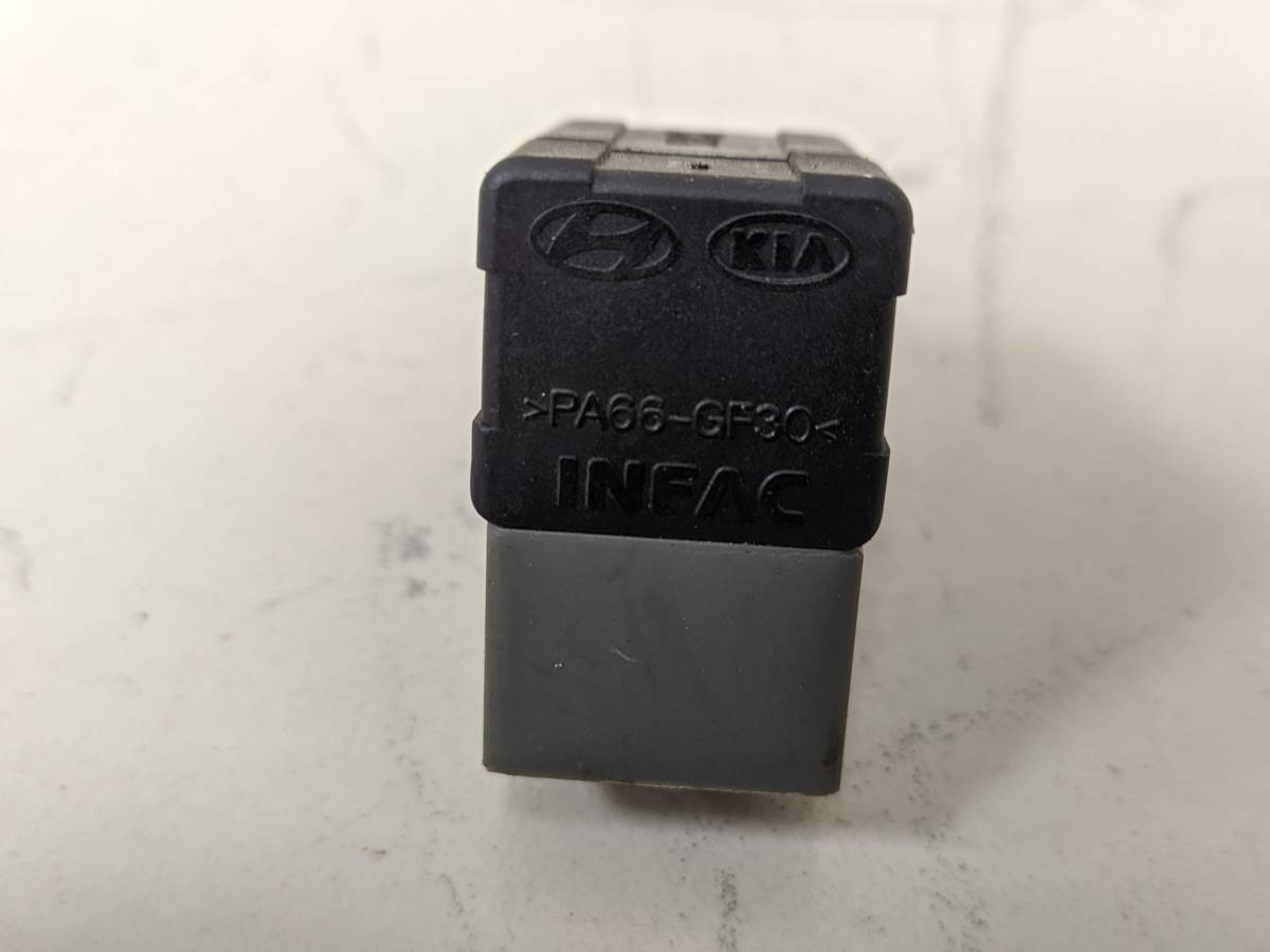 Датчик включения стопсигнала Hyundai Elantra (XD) 2000-2005