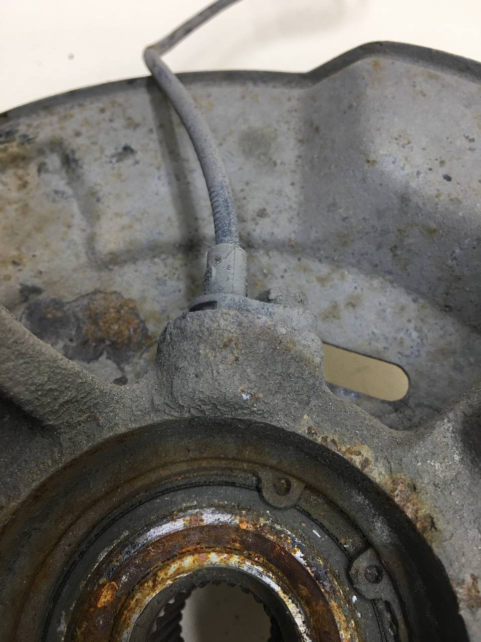 Кулак поворотный передний правый Geely Emgrand EC7 2008>