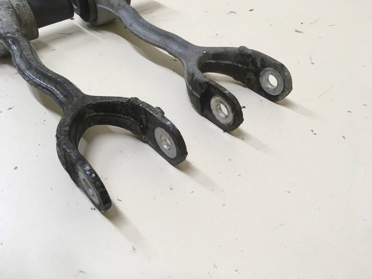 Рычаг задний нижний Jaguar XE (760) 2014-2021