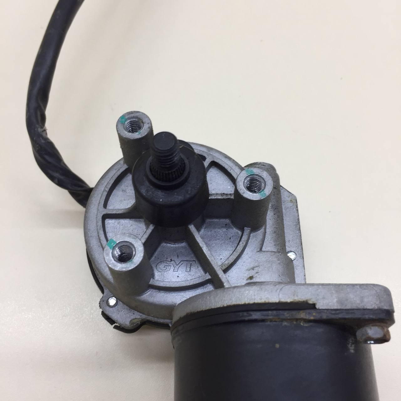 Моторчик стеклоочистителя передний Lada  Niva Travel 2020>