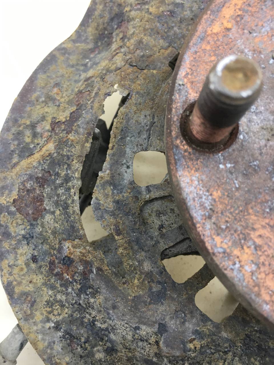 Кулак поворотный передний правый Toyota Camry (XV30) 2001-2006