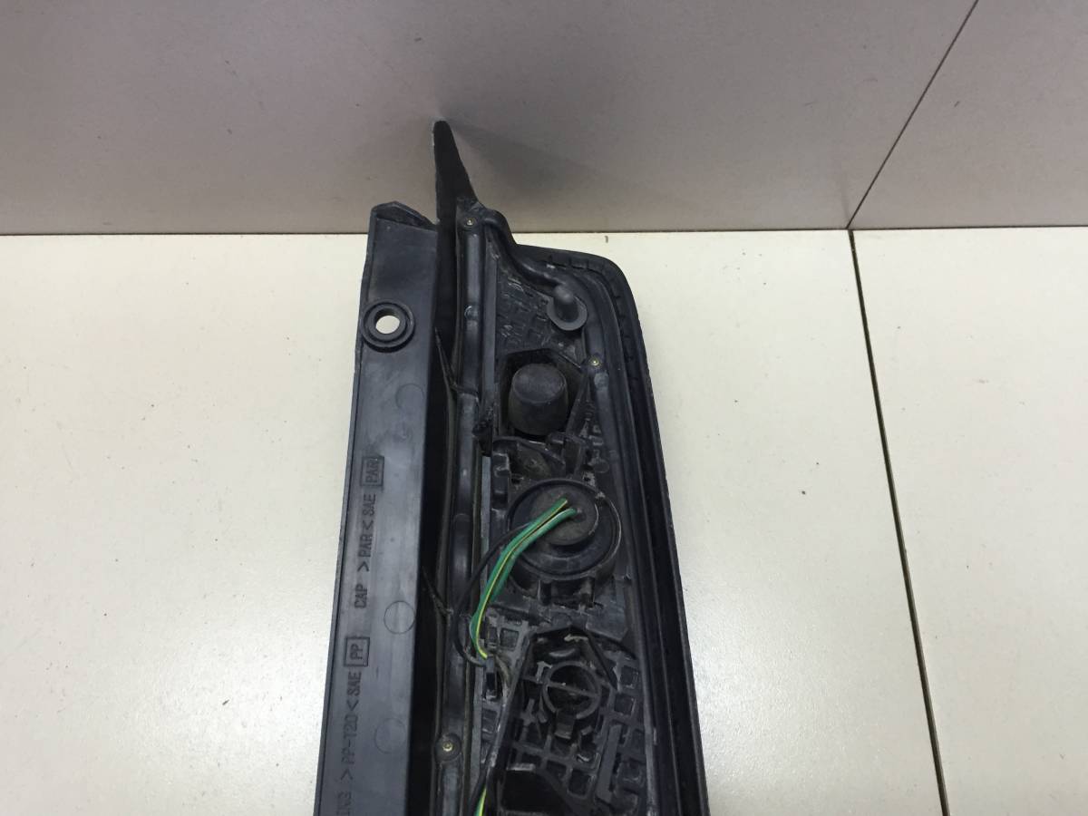 Фонарь задний левый Nissan Cube (Z10) 1998-2002