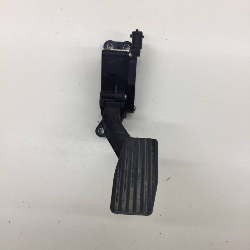 Педаль газа Lada Granta 2011>