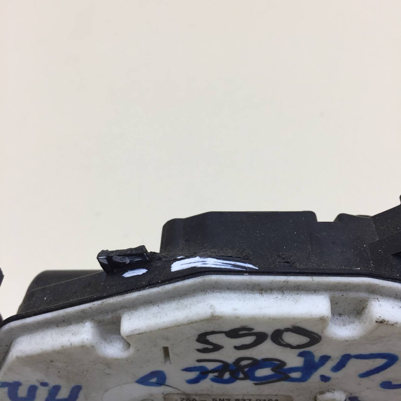 Замок двери передней правой Volkswagen Tiguan (5N1) 2007-2011