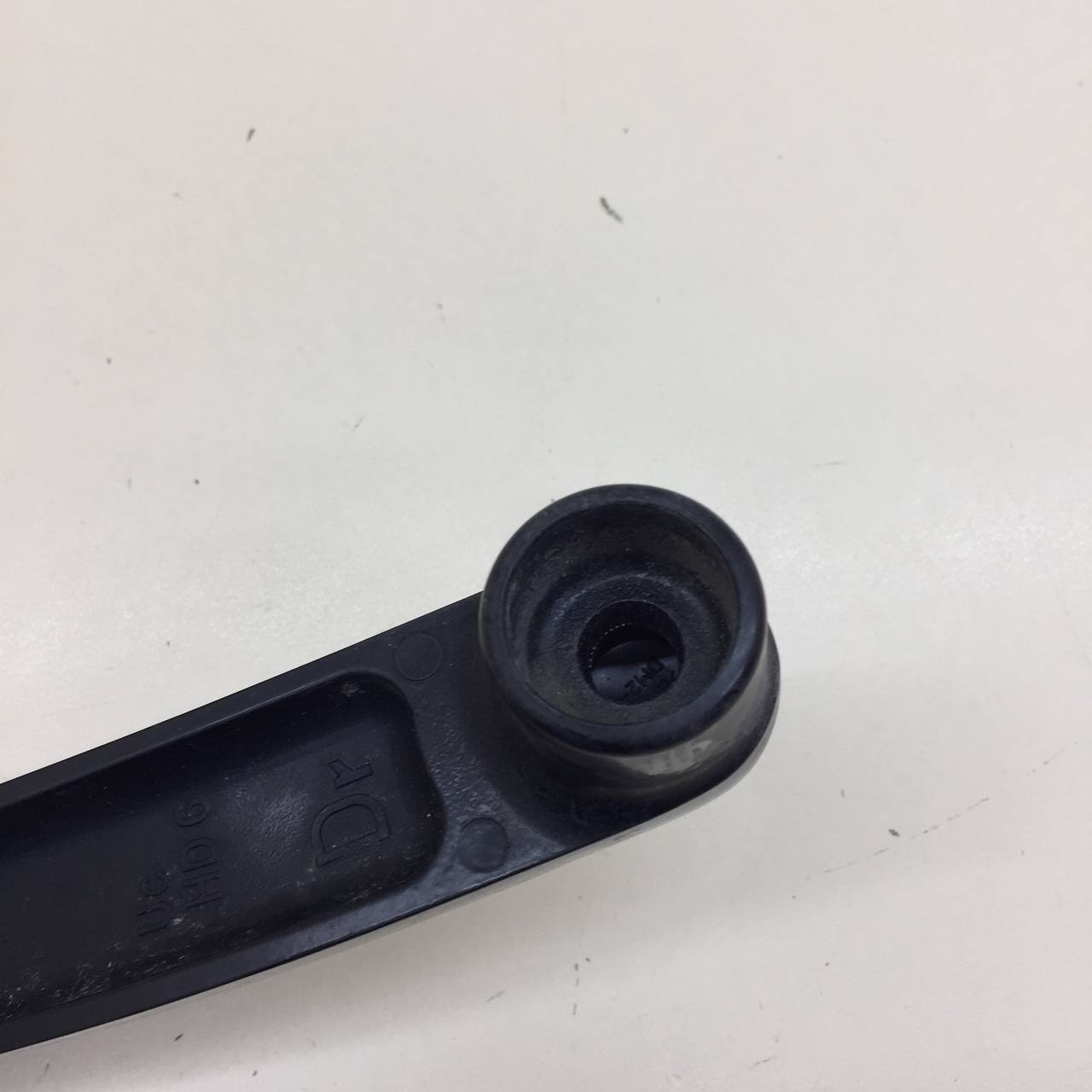 Поводок стеклоочистителя передний левый Kia Rio 4 (FB) 2017>