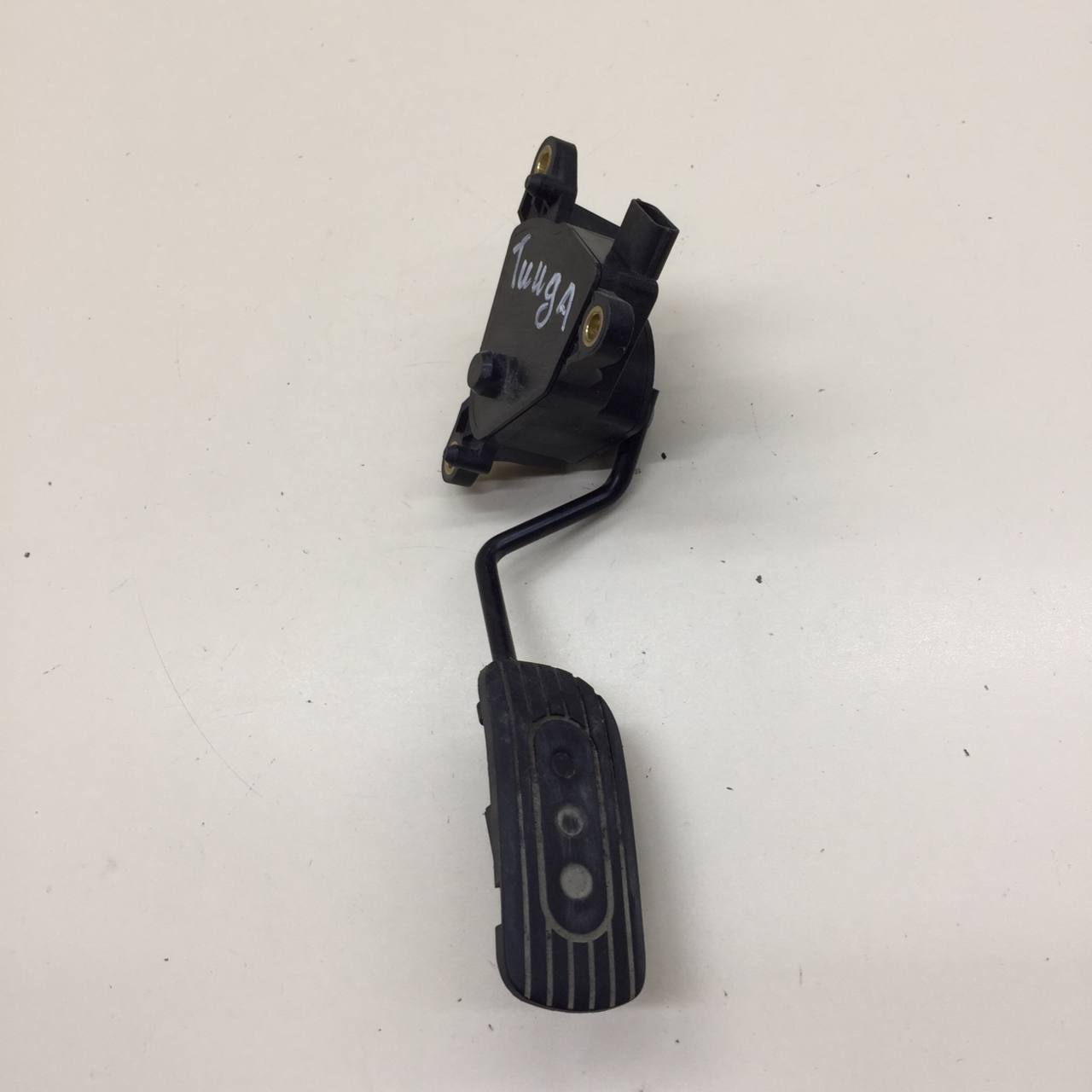 Педаль газа Nissan Tiida (C11) 2007-2014