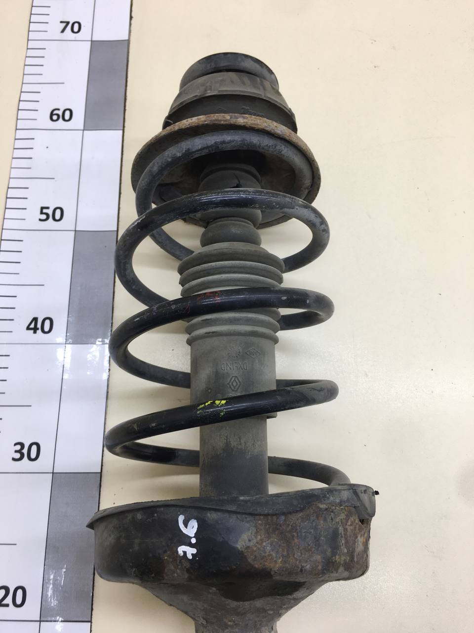 Амортизатор передний Renault Symbol (2) 2008-2012