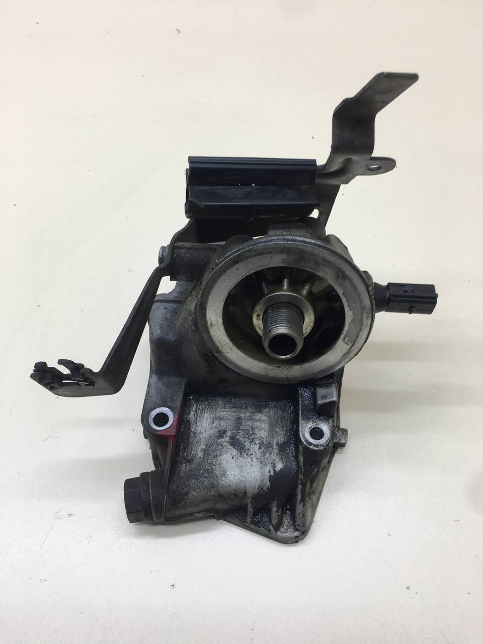 Кронштейн масляного фильтра Skoda Octavia (A5 1Z-) 2004-2013