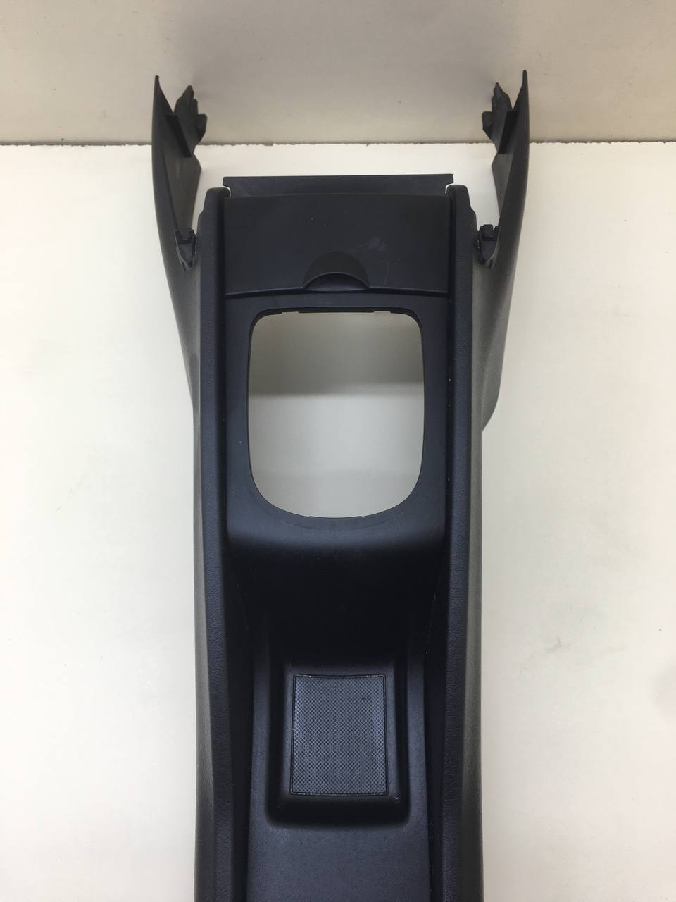 Консоль центральная Peugeot 207 2006-2013