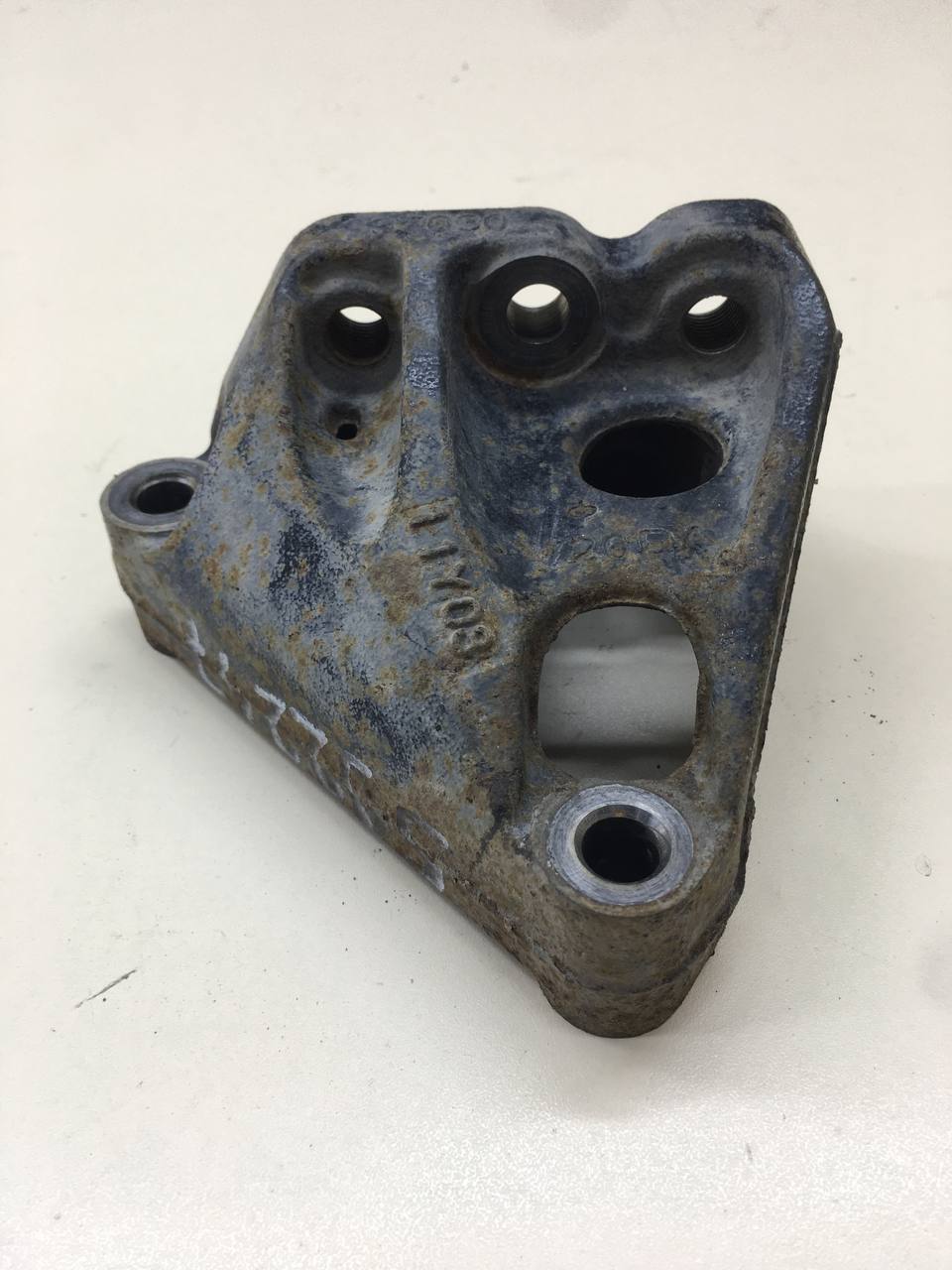 Кронштейн двигателя правый Toyota Rav 4 (A30) 2006-2013