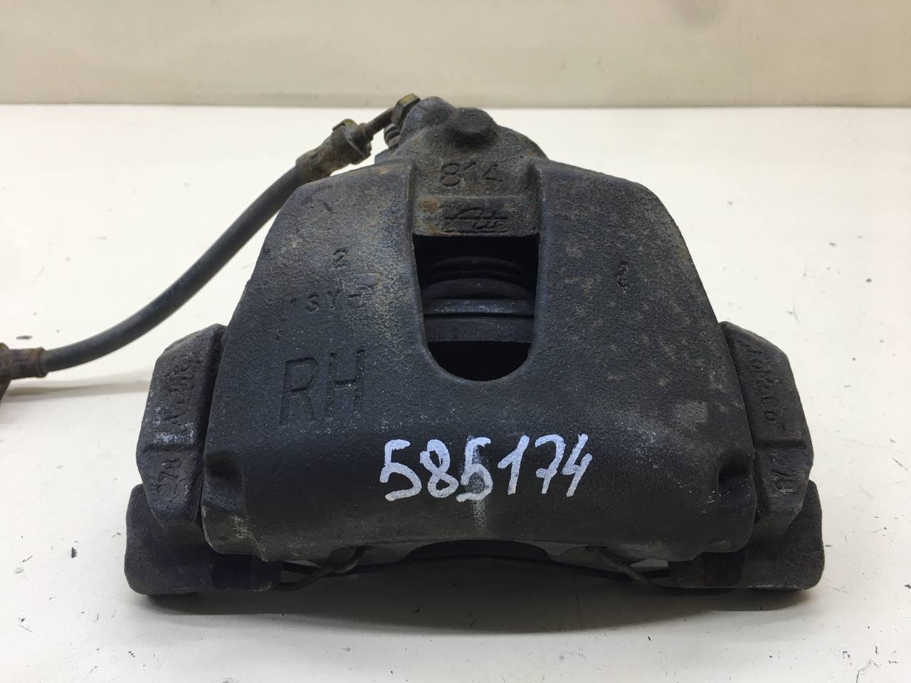 Суппорт передний правый Ford Focus 3 2011>