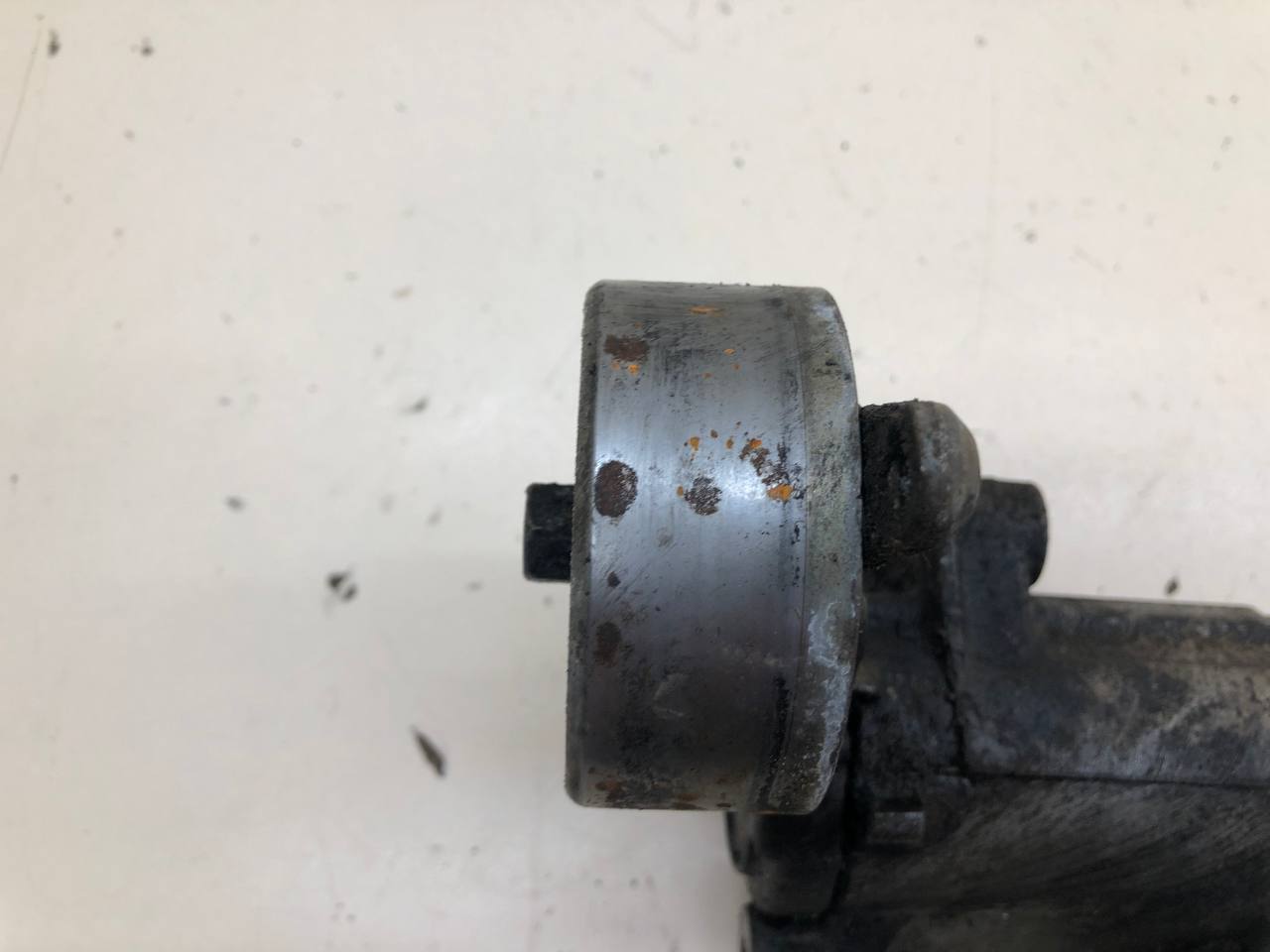 Кронштейн ролика натяжного Toyota Hilux 2004-2015