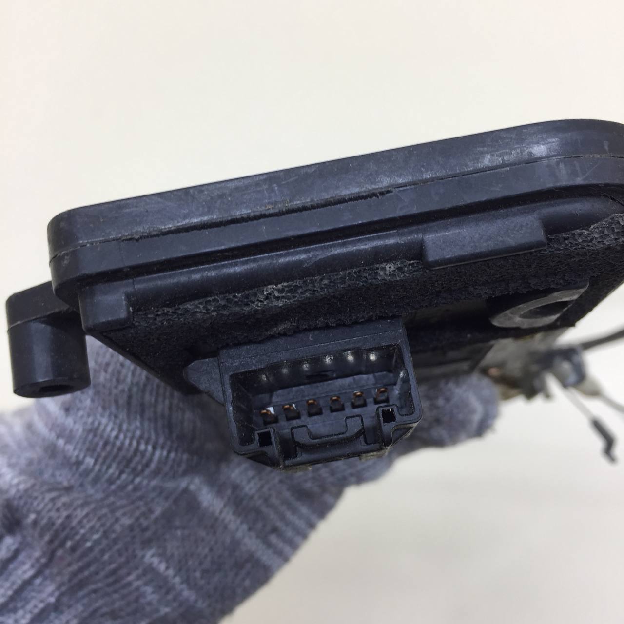 Замок двери передней правой Mazda Demio (DY) 2002-2007