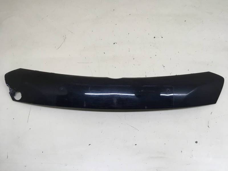 Накладка переднего бампера центральная Hyundai Genesis (BH) 2008-2014