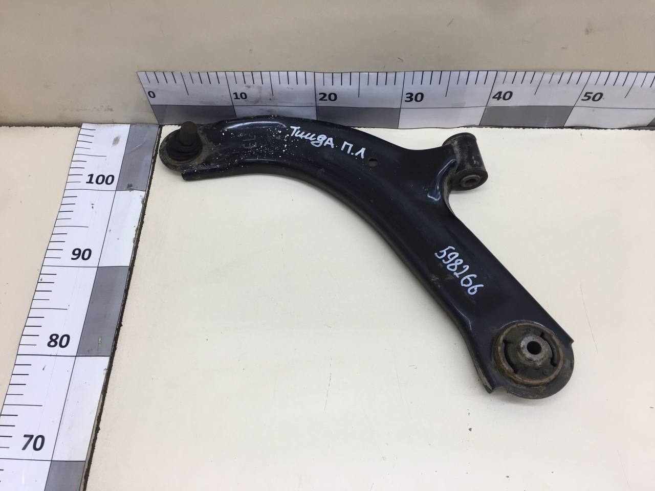 Рычаг передний левый Nissan Tiida (C11) 2007-2014